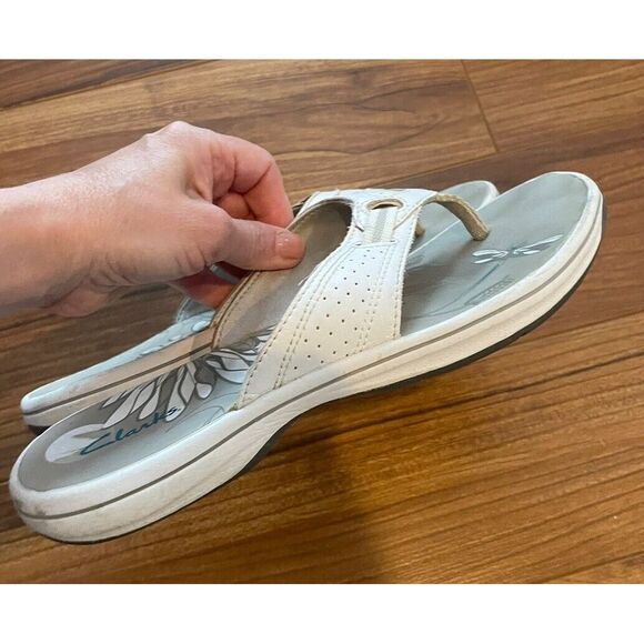 Clarks Breeze Sea Sandal Flip Flops US 7 White Slip On - Picture 4 of 5